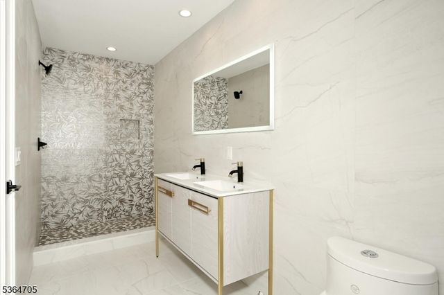 17 Mountain Ave, Mahwah Twp., NJ 07430