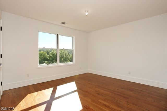 17 Mountain Ave, Mahwah Twp., NJ 07430