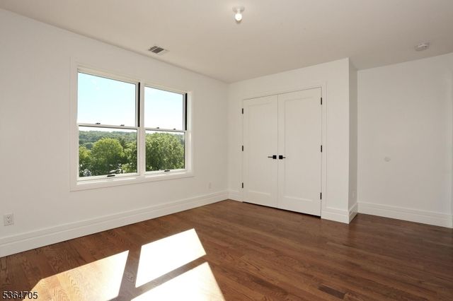 17 Mountain Ave, Mahwah Twp., NJ 07430