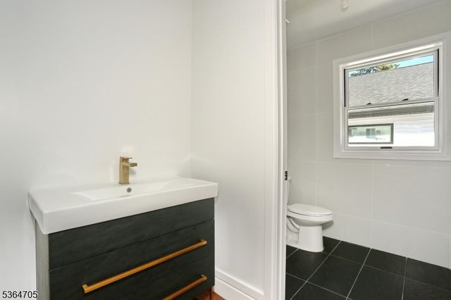 17 Mountain Ave, Mahwah Twp., NJ 07430