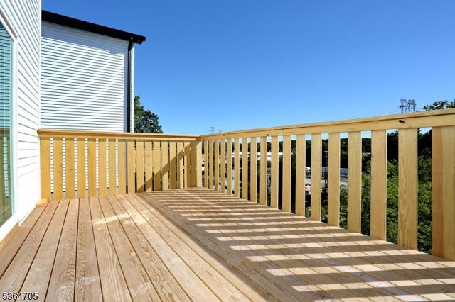 17 Mountain Ave, Mahwah Twp., NJ 07430