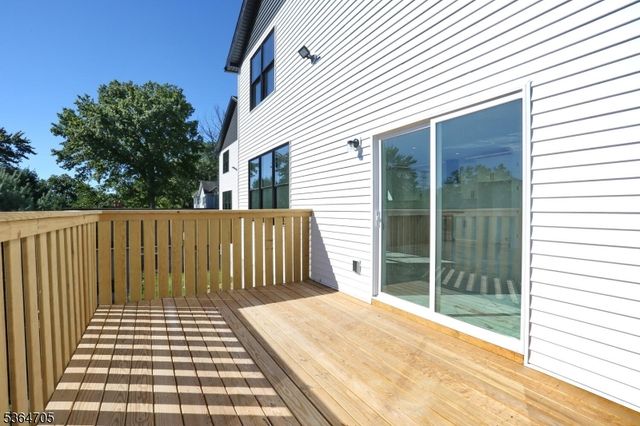 17 Mountain Ave, Mahwah Twp., NJ 07430