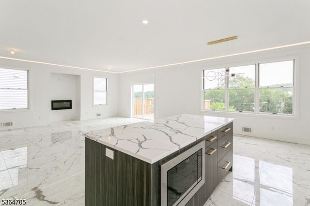 17 Mountain Ave, Mahwah Twp., NJ 07430