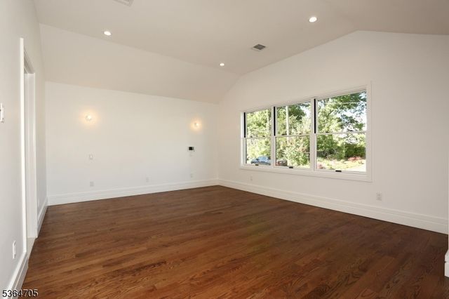 17 Mountain Ave, Mahwah Twp., NJ 07430