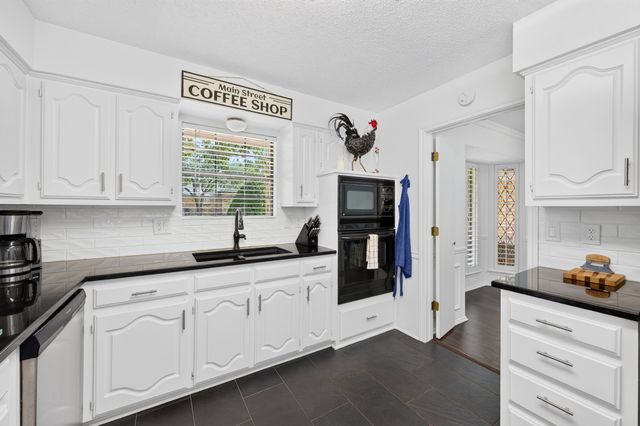 2409 Glen Morris Road, Carrollton, TX 75007