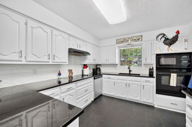 2409 Glen Morris Road, Carrollton, TX 75007
