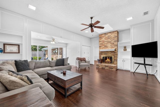 2409 Glen Morris Road, Carrollton, TX 75007