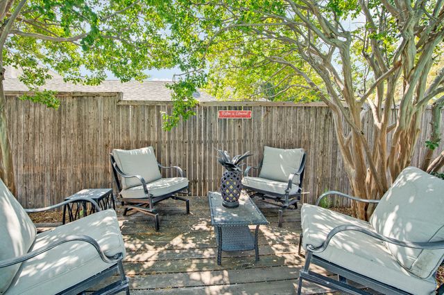 2409 Glen Morris Road, Carrollton, TX 75007