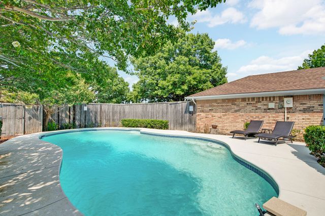2409 Glen Morris Road, Carrollton, TX 75007