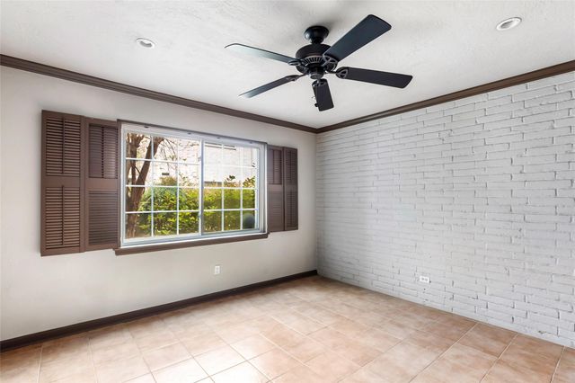 2744 Briarhurst Drive 51, Houston, TX 77057