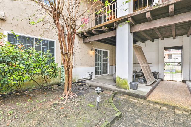 2744 Briarhurst Drive 51, Houston, TX 77057