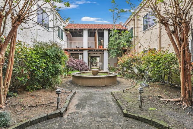 2744 Briarhurst Drive 51, Houston, TX 77057