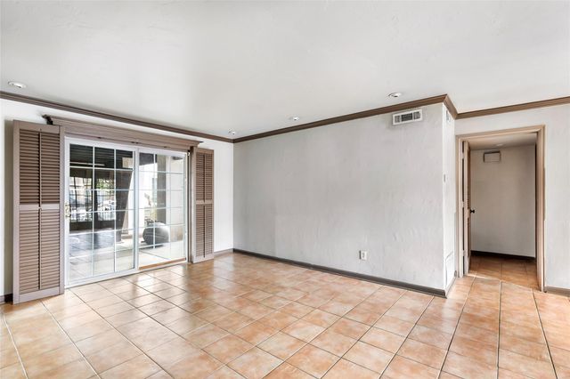 2744 Briarhurst Drive 51, Houston, TX 77057