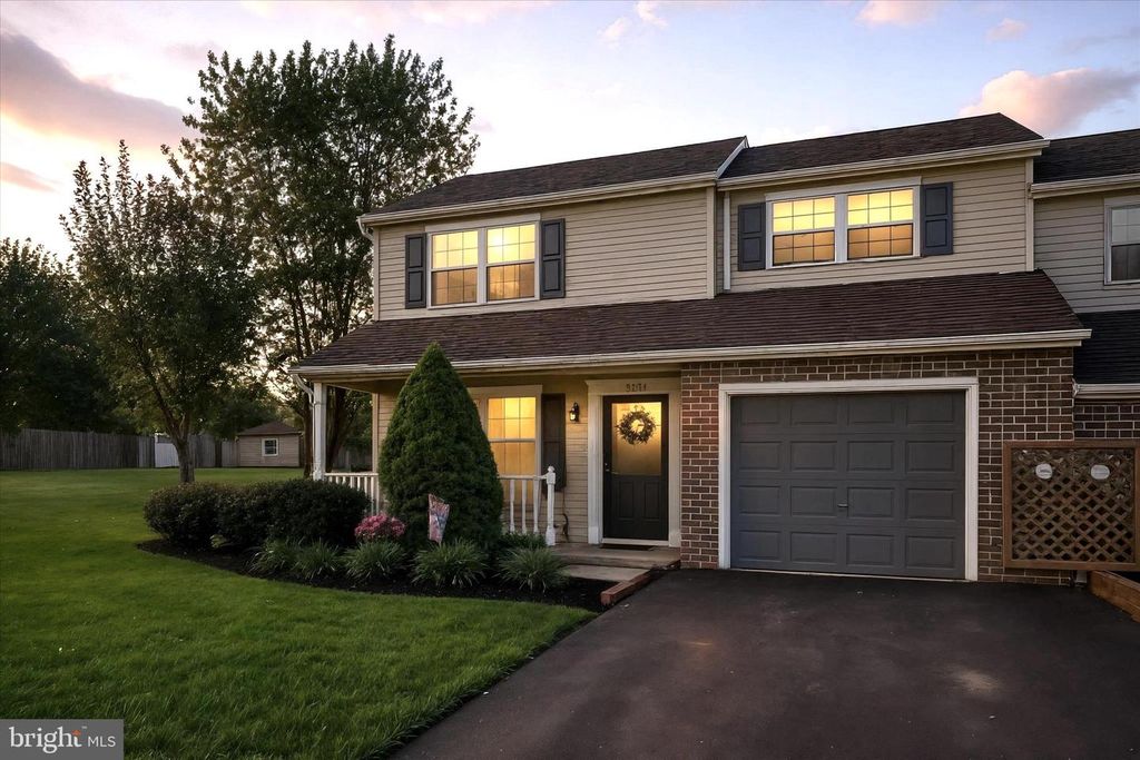 3342 GLEN HOLLOW DR, Dover, PA 17315