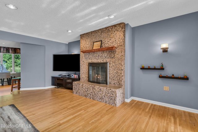 527 Eagle Point Drive, Toms River, NJ 08753