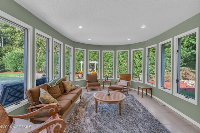 527 Eagle Point Drive, Toms River, NJ 08753