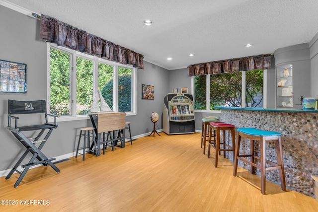 527 Eagle Point Drive, Toms River, NJ 08753