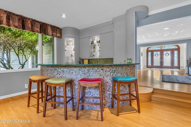 527 Eagle Point Drive, Toms River, NJ 08753