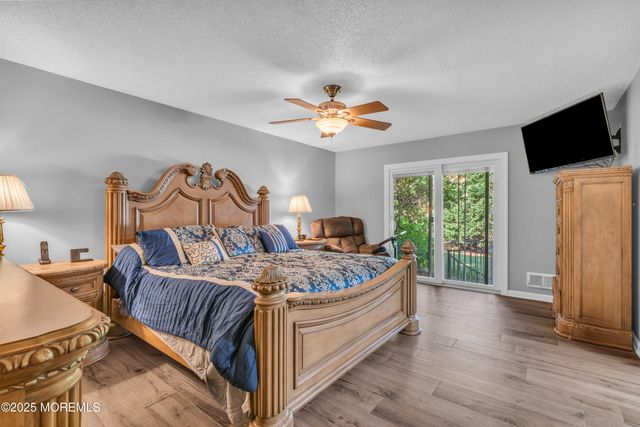 527 Eagle Point Drive, Toms River, NJ 08753