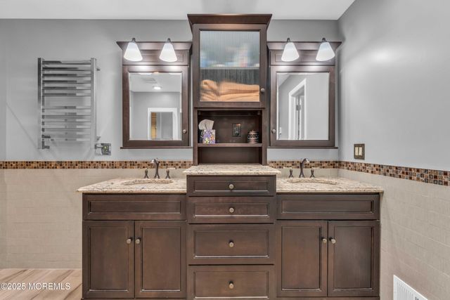 527 Eagle Point Drive, Toms River, NJ 08753