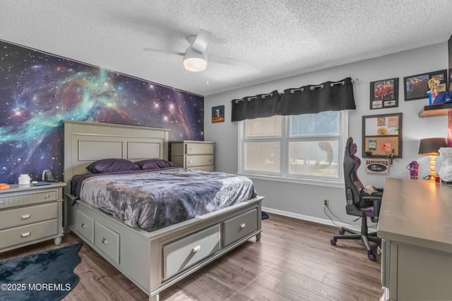 527 Eagle Point Drive, Toms River, NJ 08753