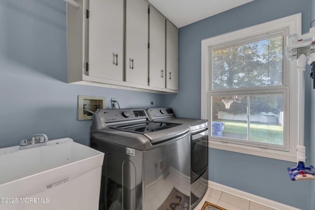 527 Eagle Point Drive, Toms River, NJ 08753