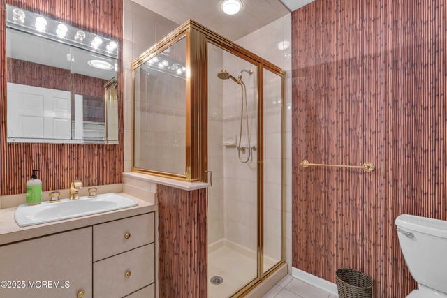 527 Eagle Point Drive, Toms River, NJ 08753