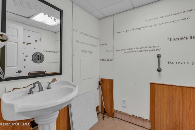 527 Eagle Point Drive, Toms River, NJ 08753