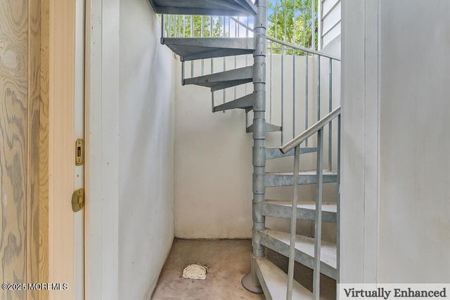 527 Eagle Point Drive, Toms River, NJ 08753