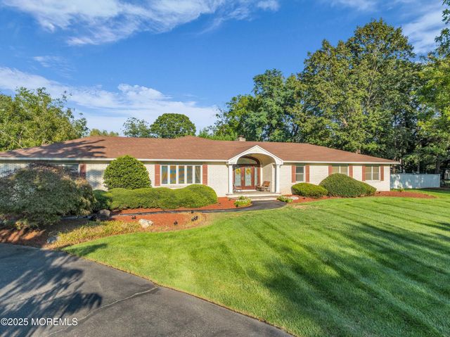 527 Eagle Point Drive, Toms River, NJ 08753