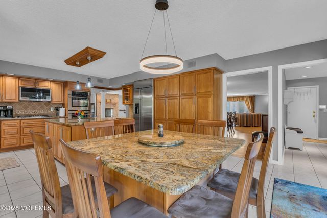 527 Eagle Point Drive, Toms River, NJ 08753