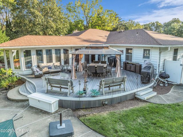 527 Eagle Point Drive, Toms River, NJ 08753