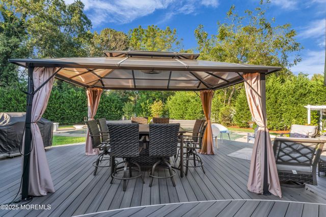 527 Eagle Point Drive, Toms River, NJ 08753