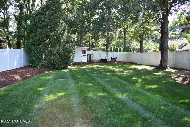 527 Eagle Point Drive, Toms River, NJ 08753