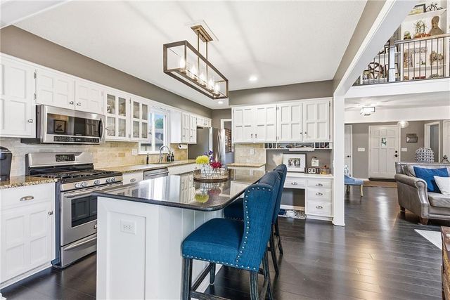 2229 W 121st Street, Leawood, KS 66209