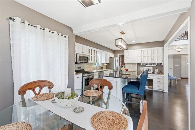 2229 W 121st Street, Leawood, KS 66209