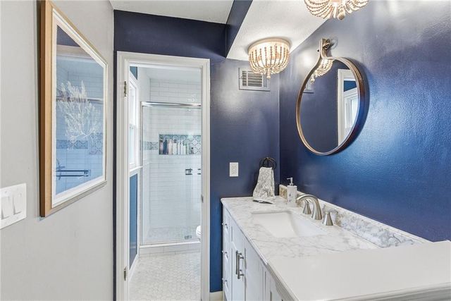 2229 W 121st Street, Leawood, KS 66209