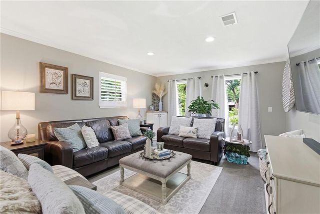 2229 W 121st Street, Leawood, KS 66209