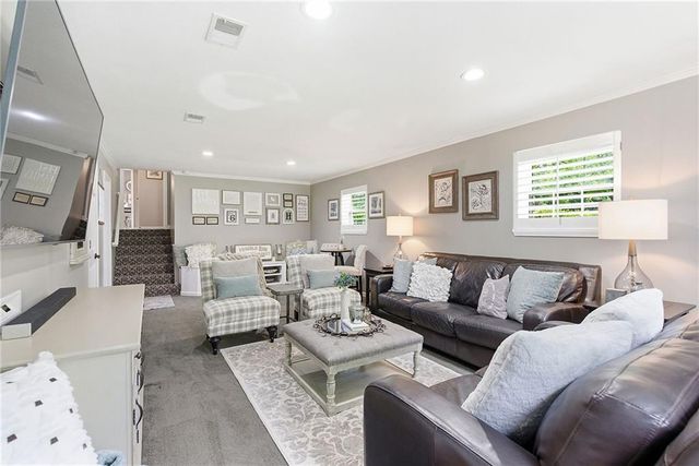 2229 W 121st Street, Leawood, KS 66209