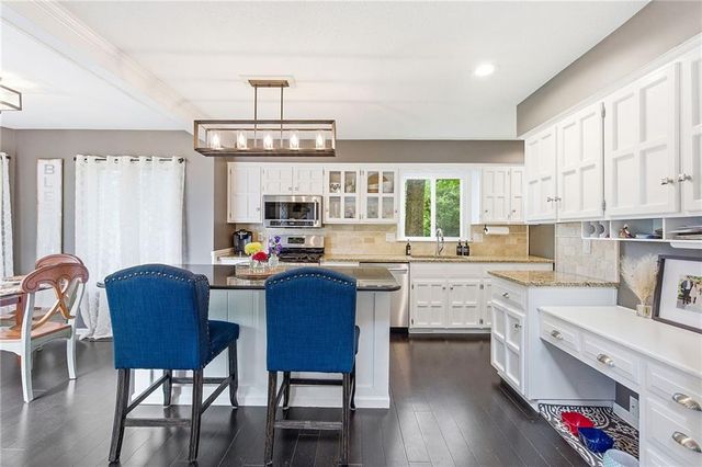 2229 W 121st Street, Leawood, KS 66209
