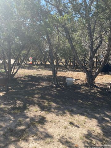 342 Park, Bandera, TX 78003