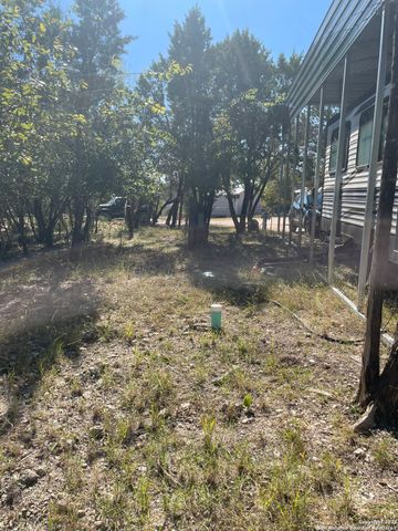 342 Park, Bandera, TX 78003