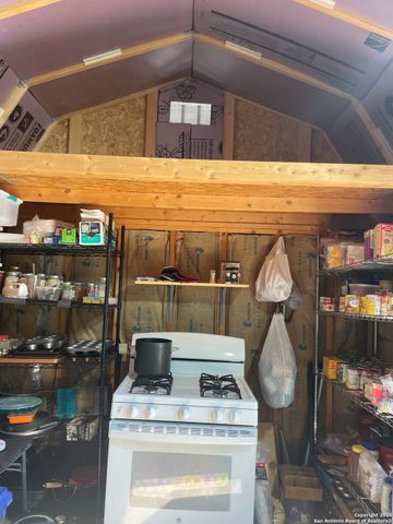 342 Park, Bandera, TX 78003