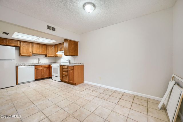 2040 S LONGMORE -- 67, Mesa, AZ 85202