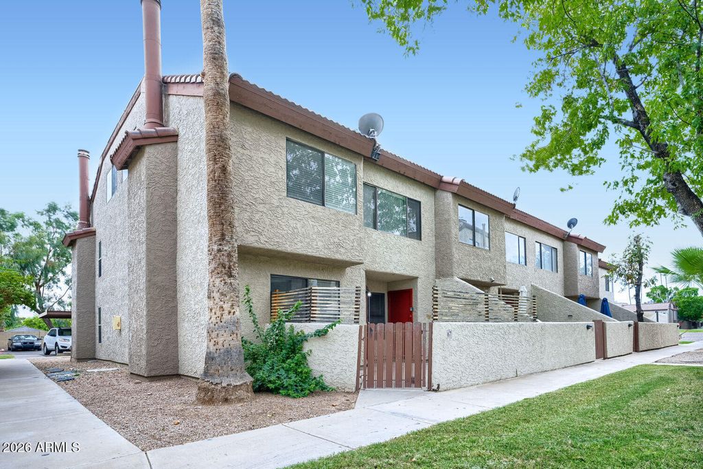 2040 S LONGMORE -- 67, Mesa, AZ 85202 — photo 3
