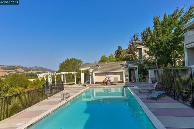200 Norris Canyon Pl C, San Ramon, CA 94583