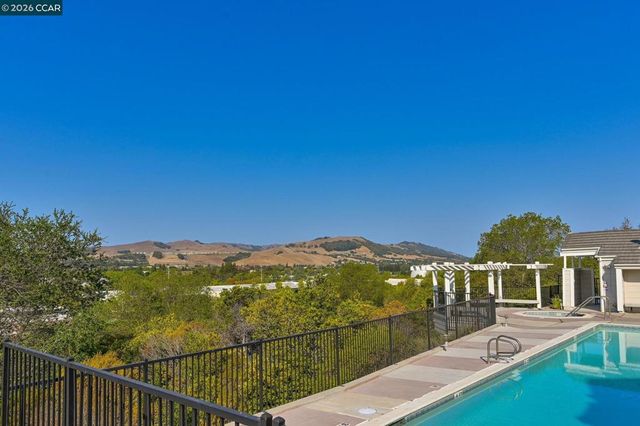 200 Norris Canyon Pl C, San Ramon, CA 94583