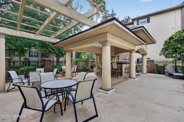 7800 POINT MEADOWS Drive 1338, Jacksonville, FL 32256