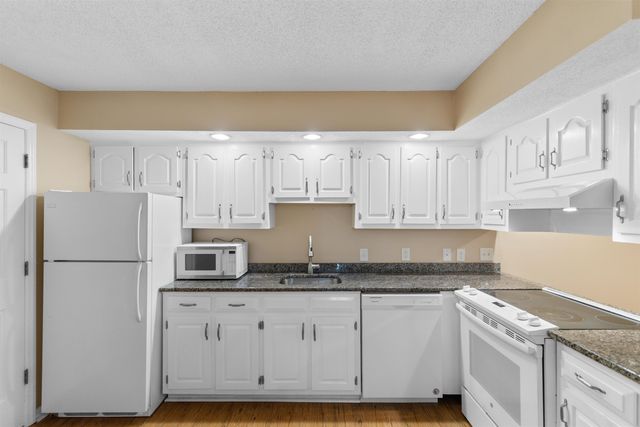 4226 Pinehurst Cir Unit J8, Little River, SC 29566