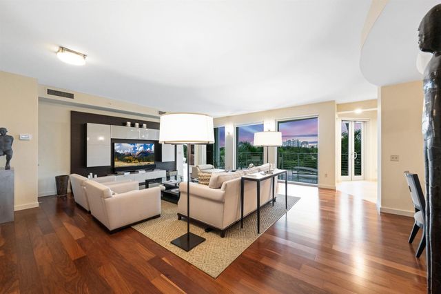 301 Hendricks Isle 10, Fort Lauderdale, FL 33301